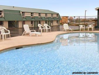 Super 8 By Wyndham Sallisaw Facilities photo