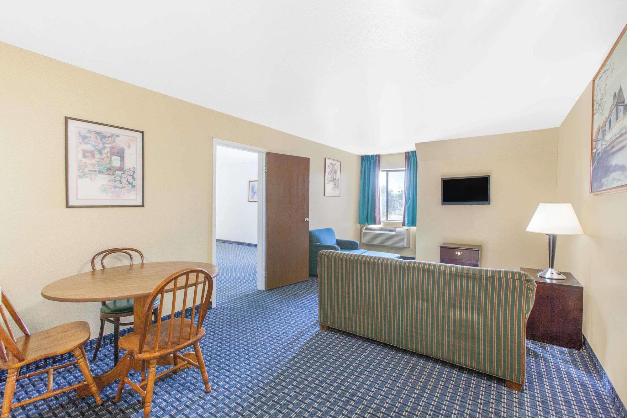 Super 8 By Wyndham Sallisaw Exterior photo
